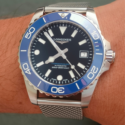 Orologio Diver automatico Longines Hydroconquest L3.779.4.90.6 al polso